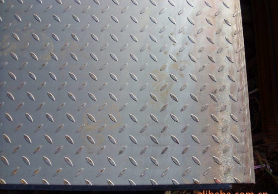 St37 ASTM A36 Checker Steel Plate 10mm gruby czarny lub srebrny kolor