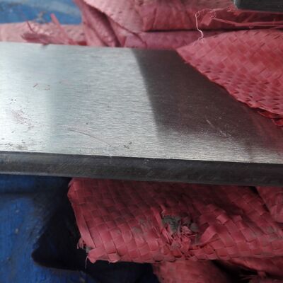 ASTM 276 TP316L Chłodnie wyciągnięte płaskie pręty ze stali nierdzewnej 8 0*10*6000mm z linią włosową