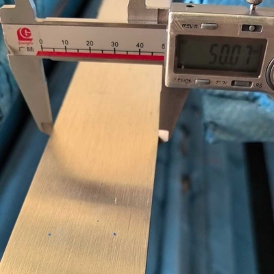 Gorąco walcowane SS 304 płaskie pręty 304 płaskie pręty ze stali nierdzewnej 4*50*6000mm