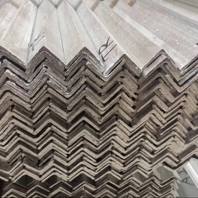 Sekcje stalowe konstrukcyjne A36 Q235B Gorąco ocynkowane stalowe pręty kątowe 50*50*5*6000mm