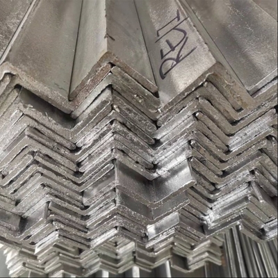Sekcje ze stali węglowej L Bar ASTM A36 Q235B Hot Dip Galvanized Steel Angle Bar 40 * 40 * 4 * 6000mm