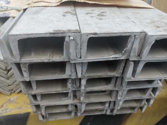 Ss316l Ceownik ze stali nierdzewnej o przekroju U 100 X 50 X 6 mm Grubość wstęgi X 6 m