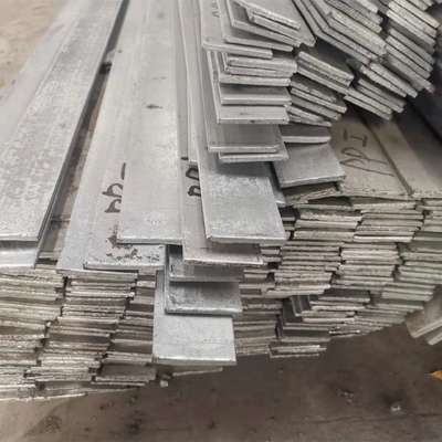 Gorąco zanurzona galwanizowana stalowa płaska pręta S235JR ASTM A36 SS400 Miękka płaska pręta 30*3*6000MM